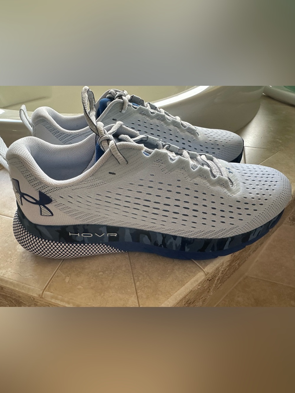 Under Amour Blue and White Men’s HOVR Shoes - Like New! Size 10.5